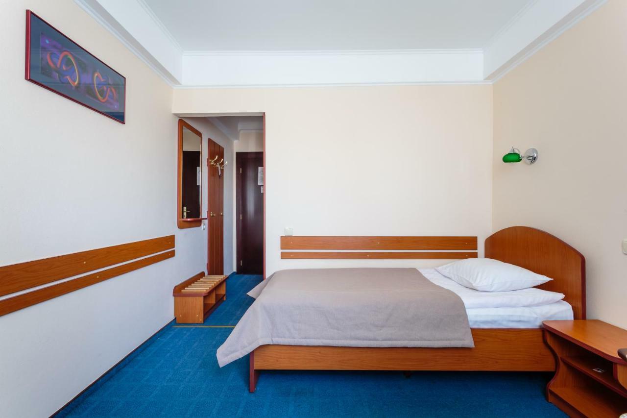 Tourist Hotel Complex Kyiv Exterior photo